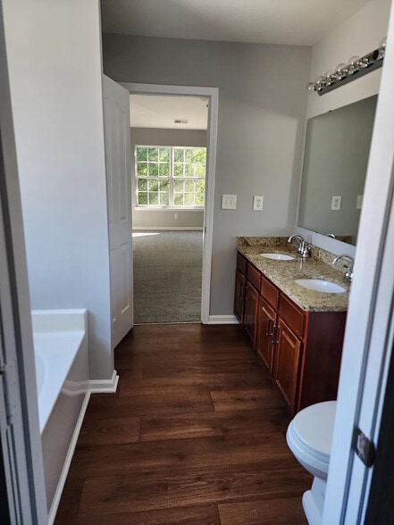 Building Photo - Room in Single Family Home on Mountain Quail Dr