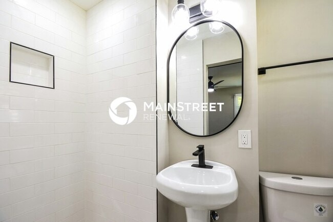 Building Photo - 4 Bedroom Pet-Friendly Home in MADISON, TN with Main Street Renewal