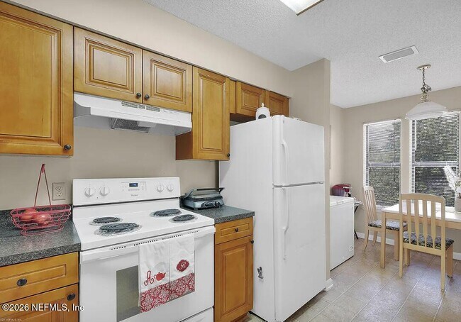 Building Photo - 5615 San Juan Ave