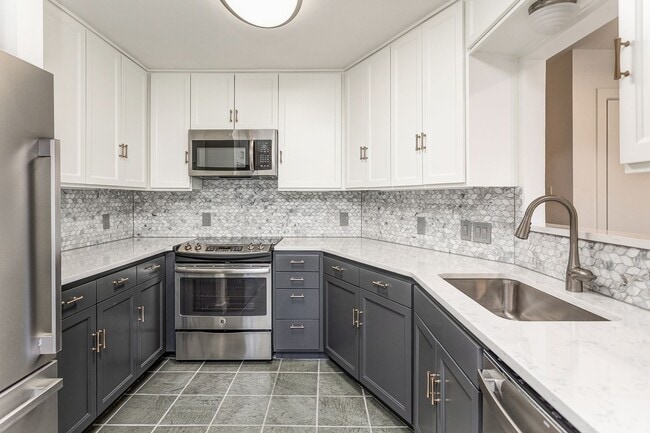 Building Photo - TCU / Medical District Townhome