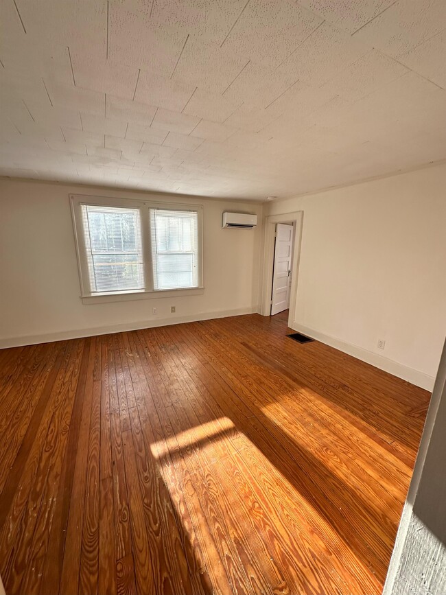 Building Photo - 303 Virginia Ave