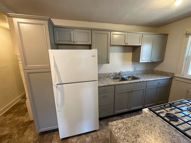 Interior Photo - 141 Campus