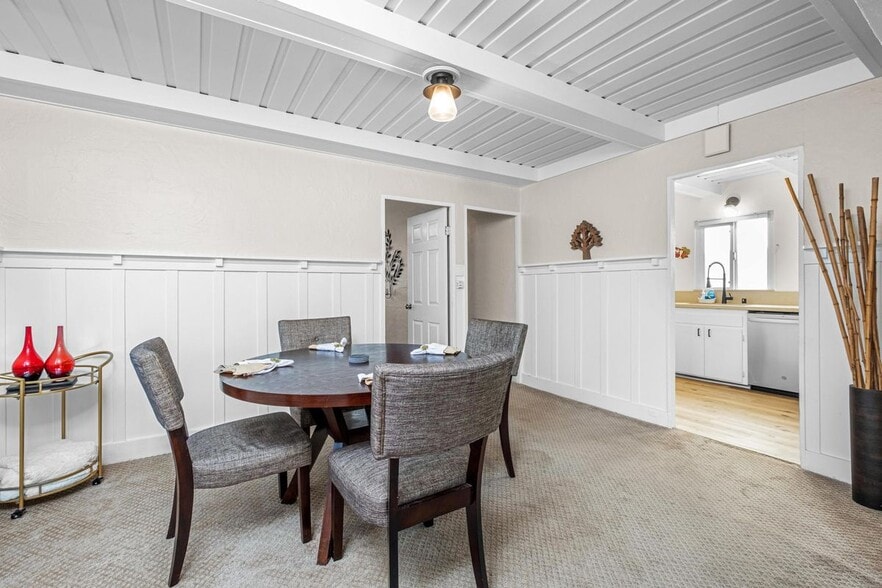 Building Photo - 63 9th Ct