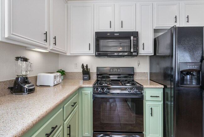 Building Photo - 82664 Heston Dr