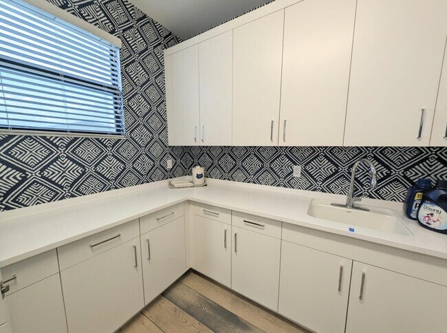 Building Photo - 17299 Pagoda Palms Dr