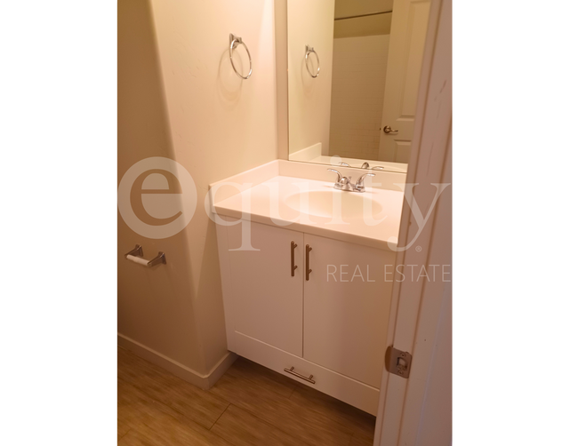 Building Photo - 1055 W 1033 N St