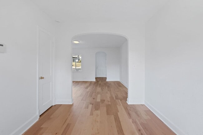 Building Photo - 2/ 1 Home for Rent!