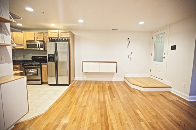 Building Photo - Sweet Bloomingdale TwoBedroom!