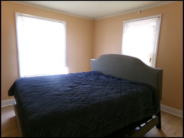 Building Photo - 920 S Elm St