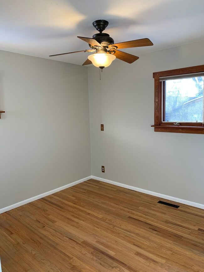 Building Photo - Sunny 3 bed/2 bath North Boulder Home - Av...
