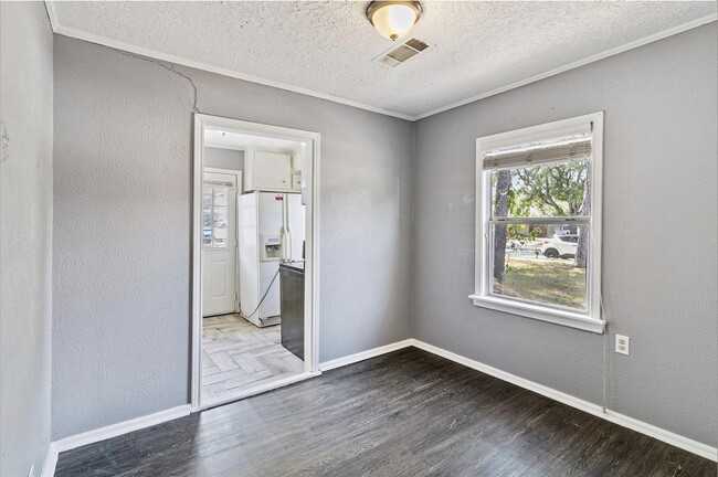 Building Photo - 1504 Polk Ave