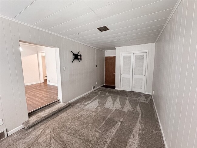 Building Photo - 2710 Henderson Rd