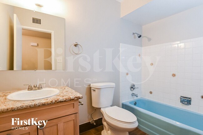 Building Photo - 8940 E Pine Valley Dr