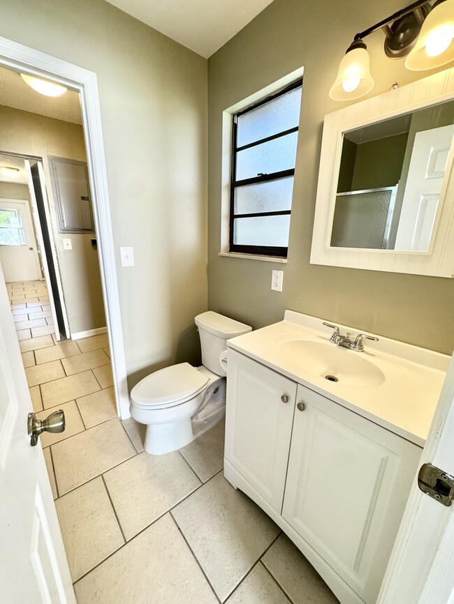 Building Photo - 5313 Soundview Ave