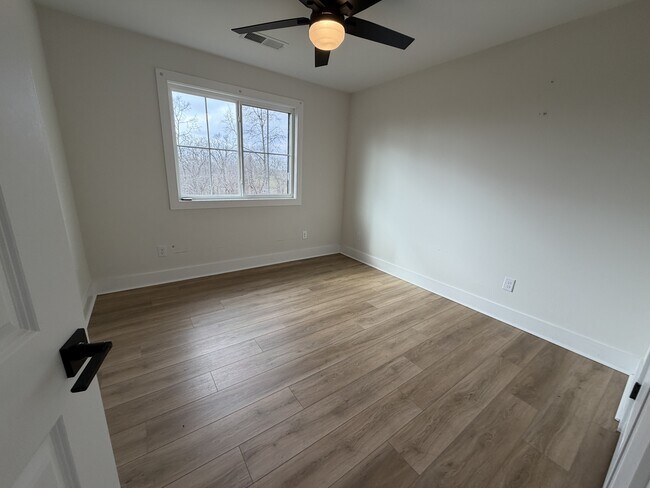 Building Photo - 276 Tahoe Wy