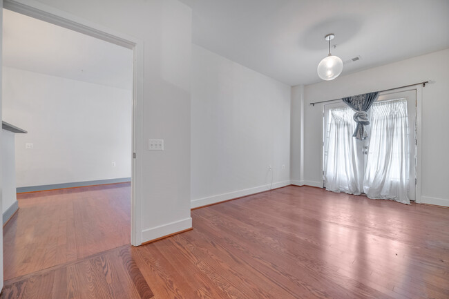 Building Photo - 1425 11th St NW