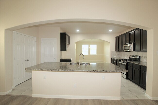 Building Photo - 24306 Piazza Dr