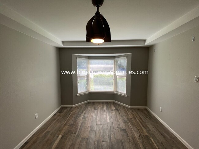 Building Photo - 9 Brookfield Ct