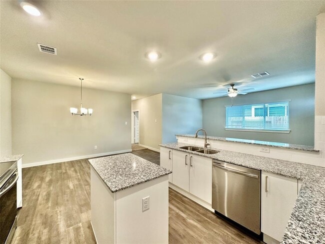 Building Photo - 9844 Grosbeak Ln