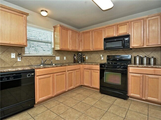 Building Photo - 4100 Whitecrest Cove