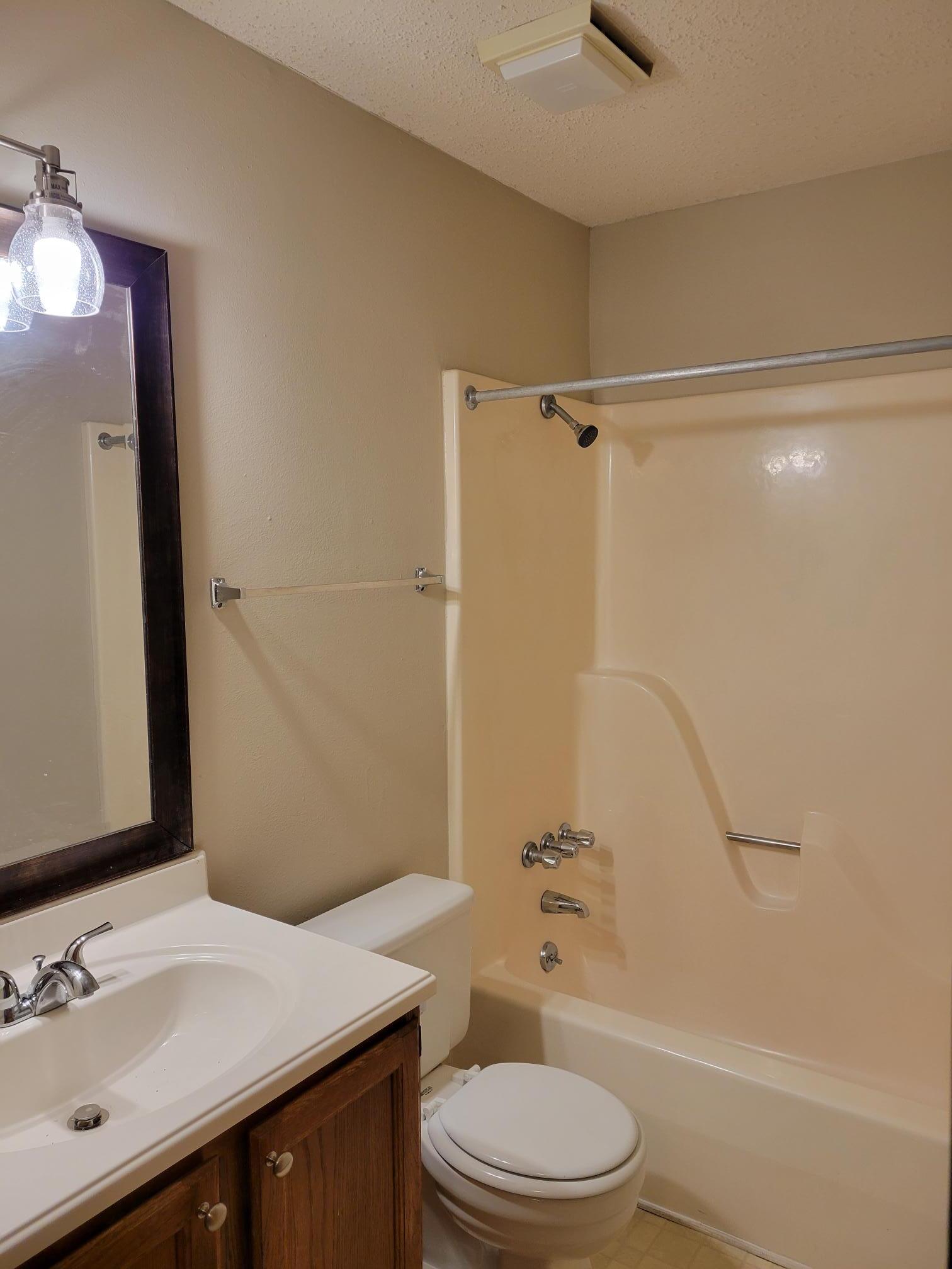 Building Photo - 3 Quail Hollow Ct