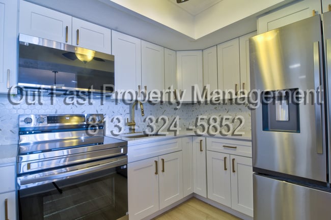 Building Photo - Waterfront Living at Point Brittany