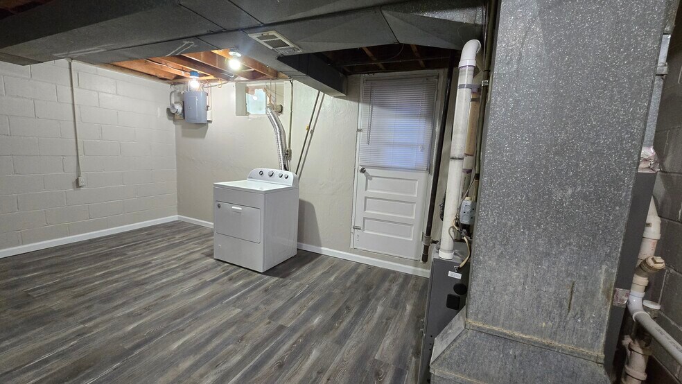 Building Photo - 1662 Kirkwood Rd