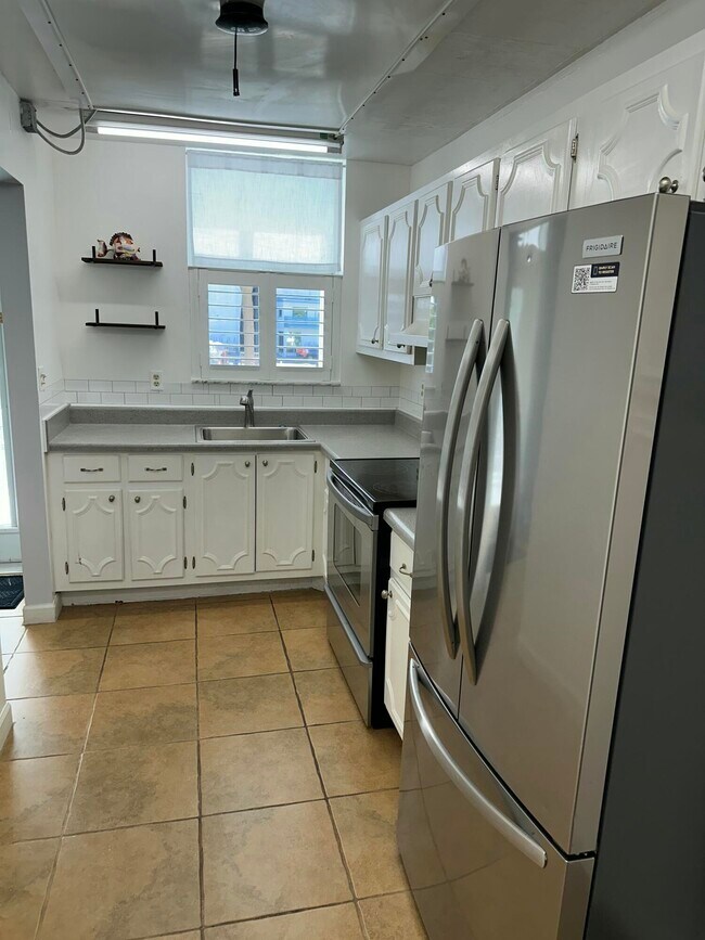 Building Photo - 108 Paradise Harbour Blvd