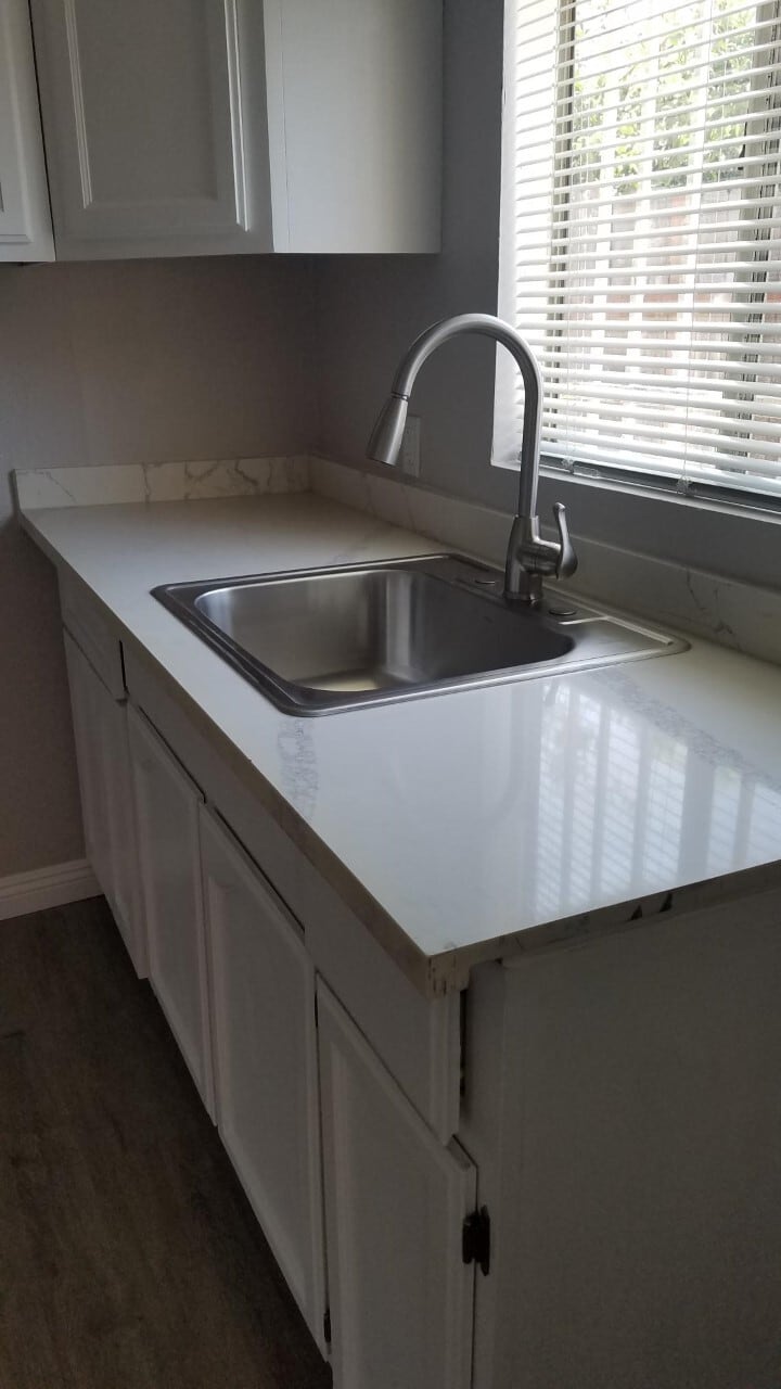 Kitchen - 5922 S San Pedro St