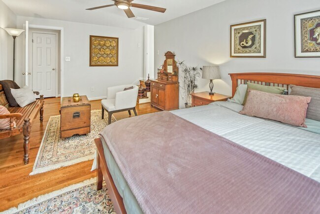 Building Photo - 6902 Tilden Ln