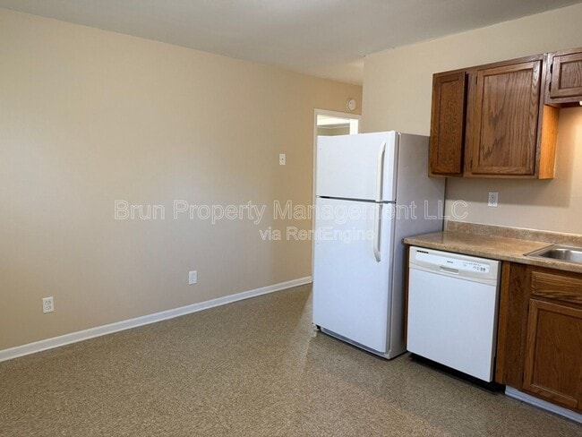 Building Photo - 5200 John Hall Rd