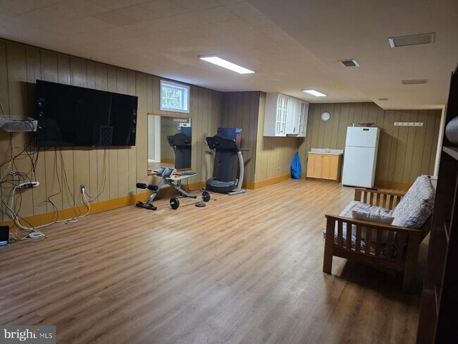 Building Photo - 401 Stonington Rd