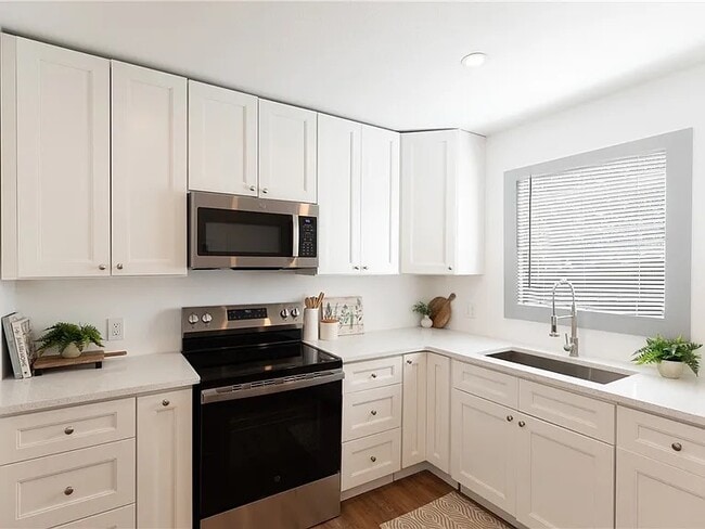 Building Photo - 4334 Randall Dr