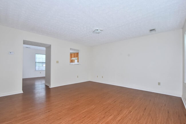 Building Photo - 537 Deaton Pl