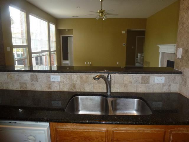 Building Photo - 3909 Clifton Dr