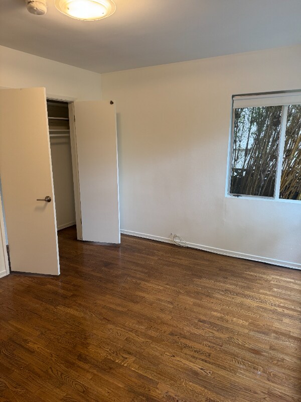 Building Photo - 809 N Las Palmas Ave