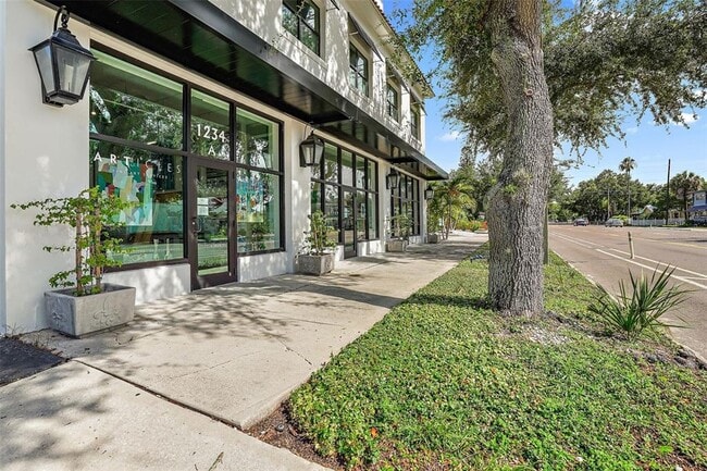 Building Photo - 777 12th Ave N