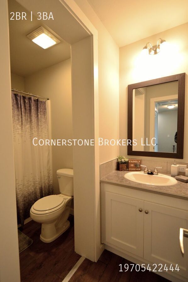 Building Photo - 1116 Colton-A
