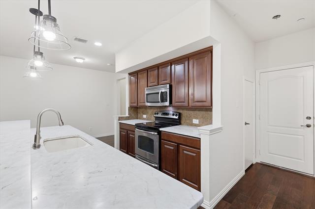 Building Photo - 2649 Jacobson Dr