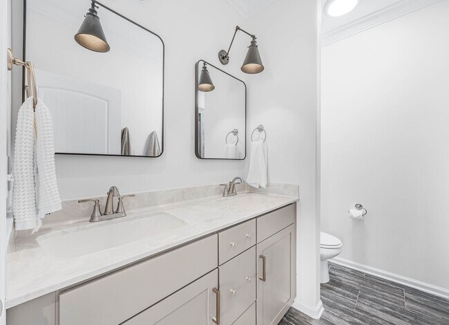 Building Photo - Pet Friendly Four Bedroom!