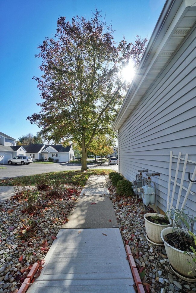 Building Photo - 81 Pagoda Ln