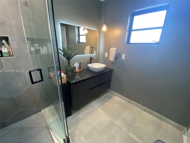 Building Photo - 8530 SW 149th Ave