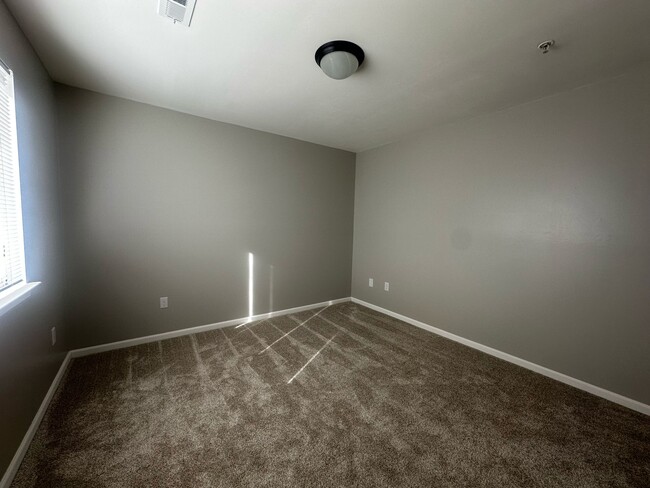 Building Photo - 1378 Constance Dr