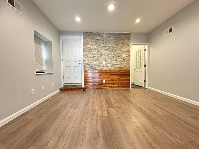 Building Photo - 1650 S Camac St