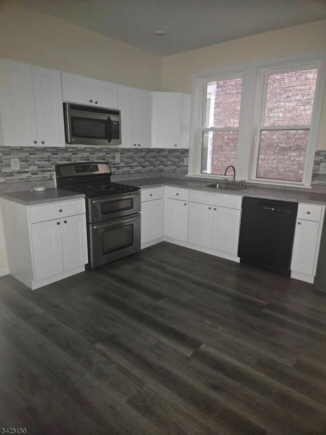 Building Photo - 167 S 9th St