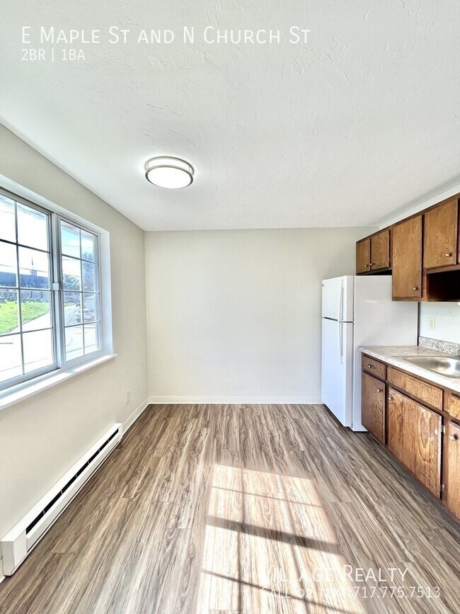 Building Photo - 361 E Maple St