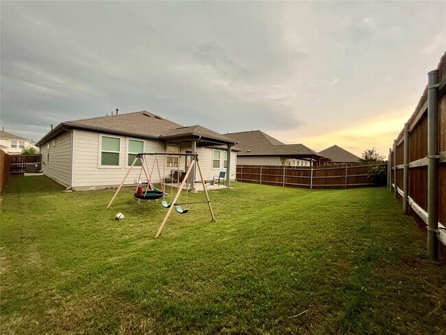 Building Photo - 507 Stinchcomb Rd