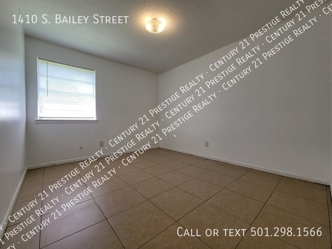 Building Photo - 1410 S Bailey St
