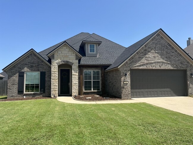Building Photo - 608 Labarre Ln