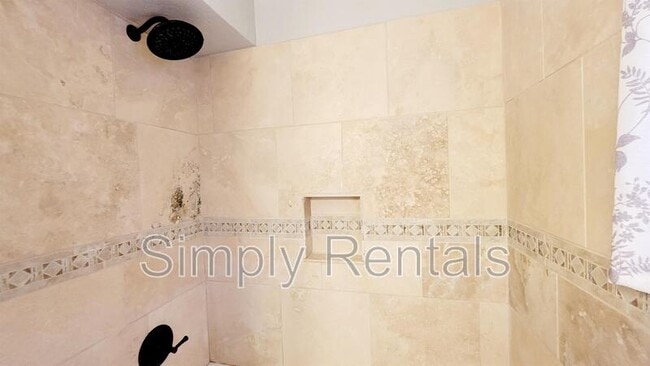 Building Photo - Bill Bradford Rd 400 - 5